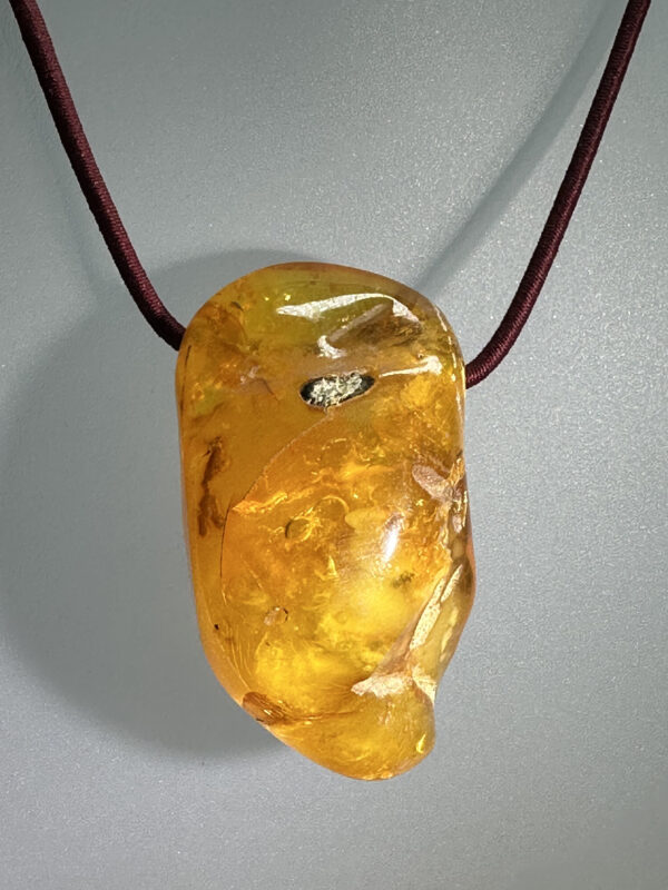 ciondolo ambra 012 1