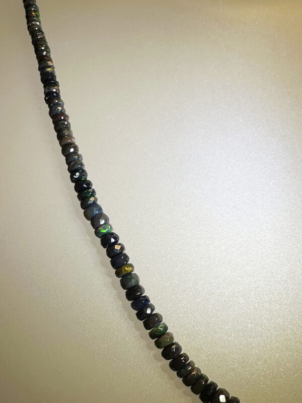 collana opale etiopia nero 2