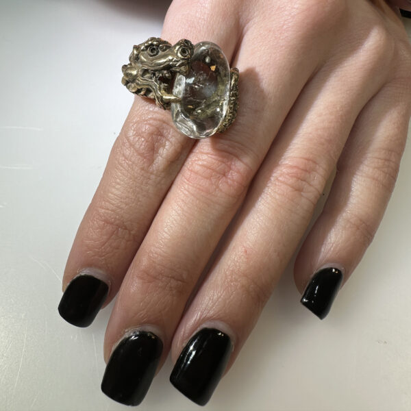 anello del dragone con quarzo con bolla 1