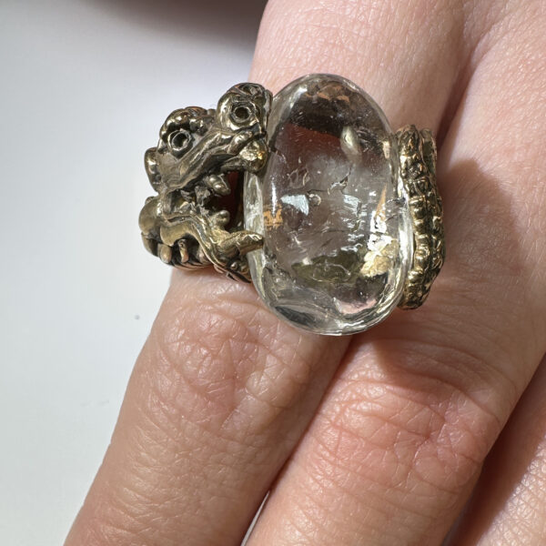 anello del dragone con quarzo con bolla 3