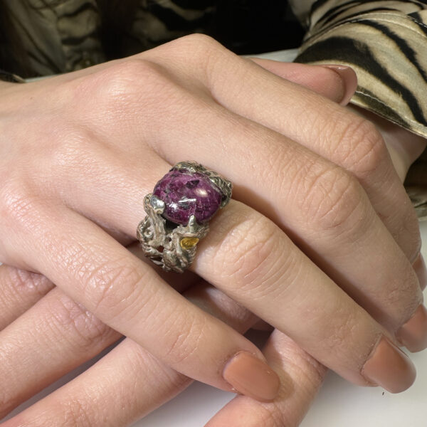 anello grande abbraccio rubino stallato bis 2 anello grande abbraccio rubino stallato bis 2